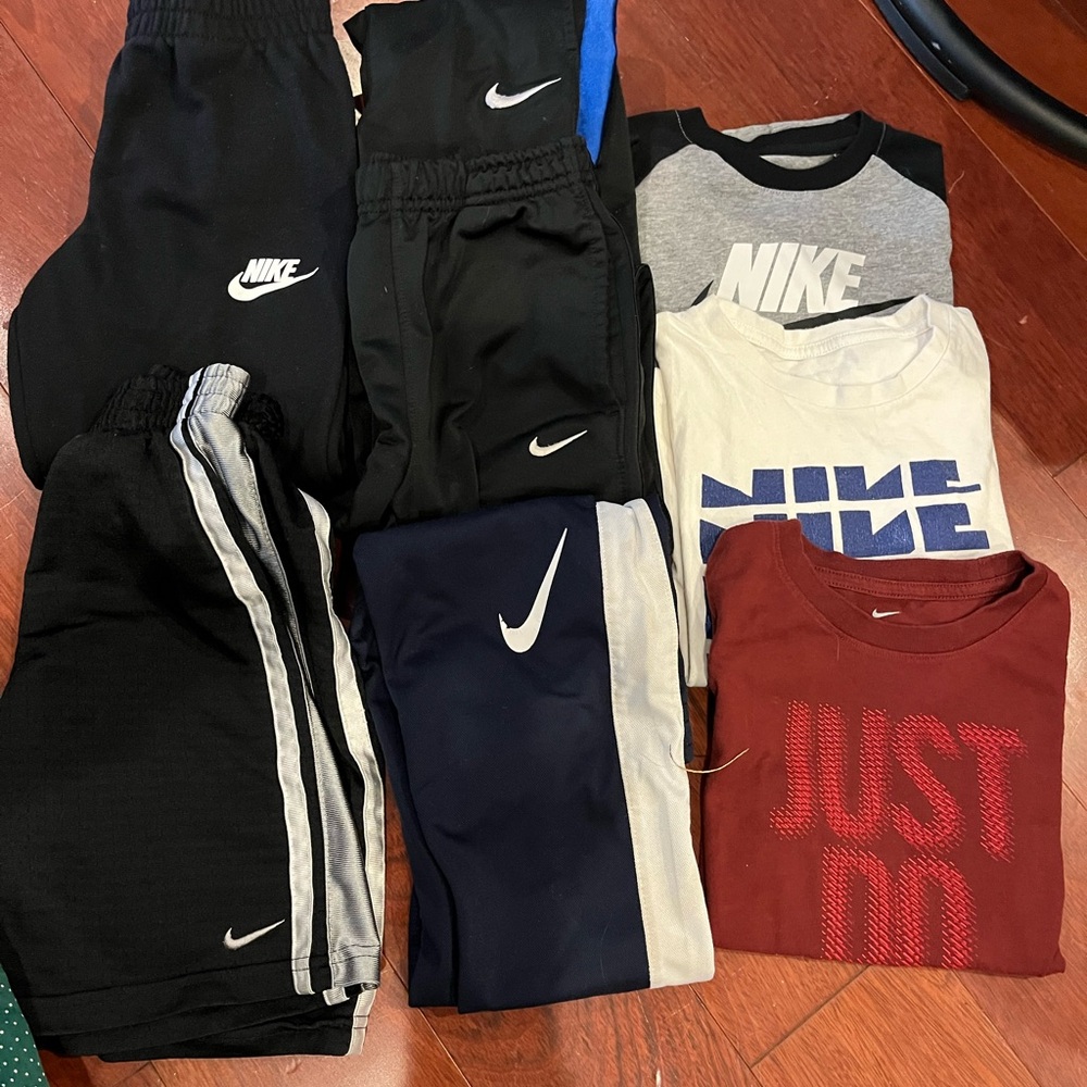 Nike Kids lot